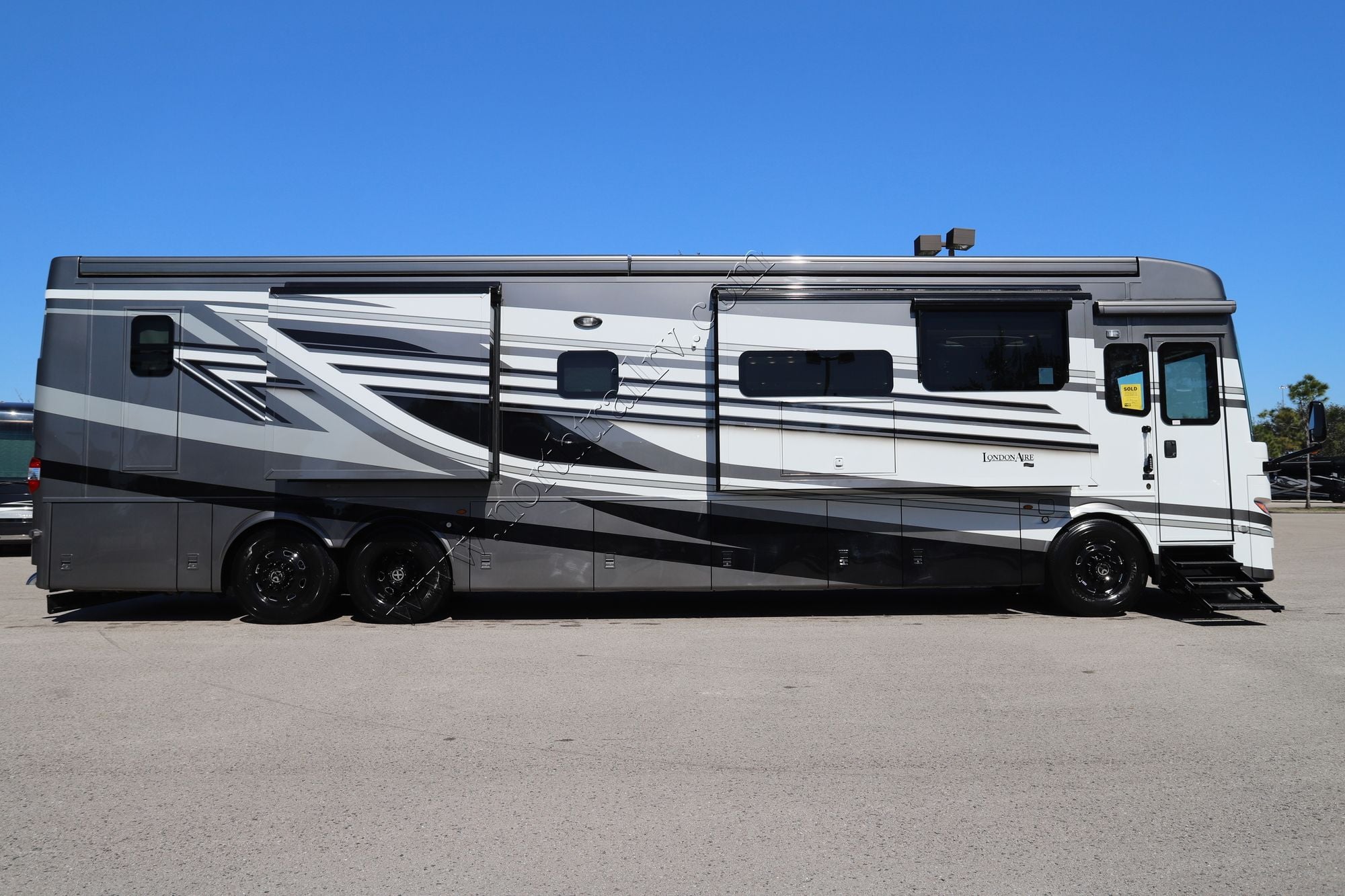 New 2026 Newmar London Aire 4540 Class A  For Sale