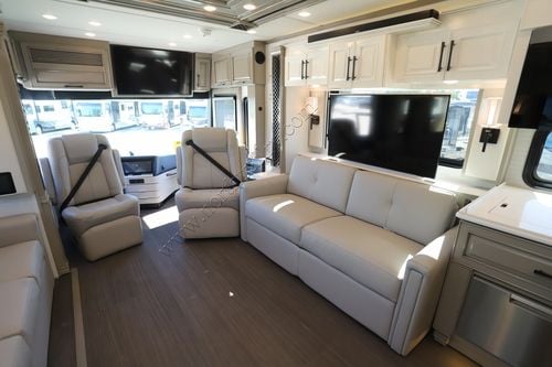 2026 Newmar London Aire 4540