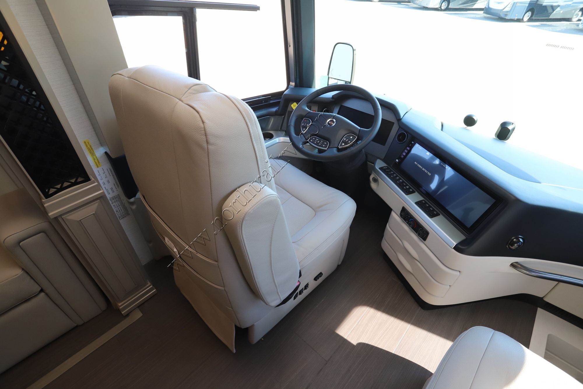 New 2026 Newmar London Aire 4540 Class A  For Sale