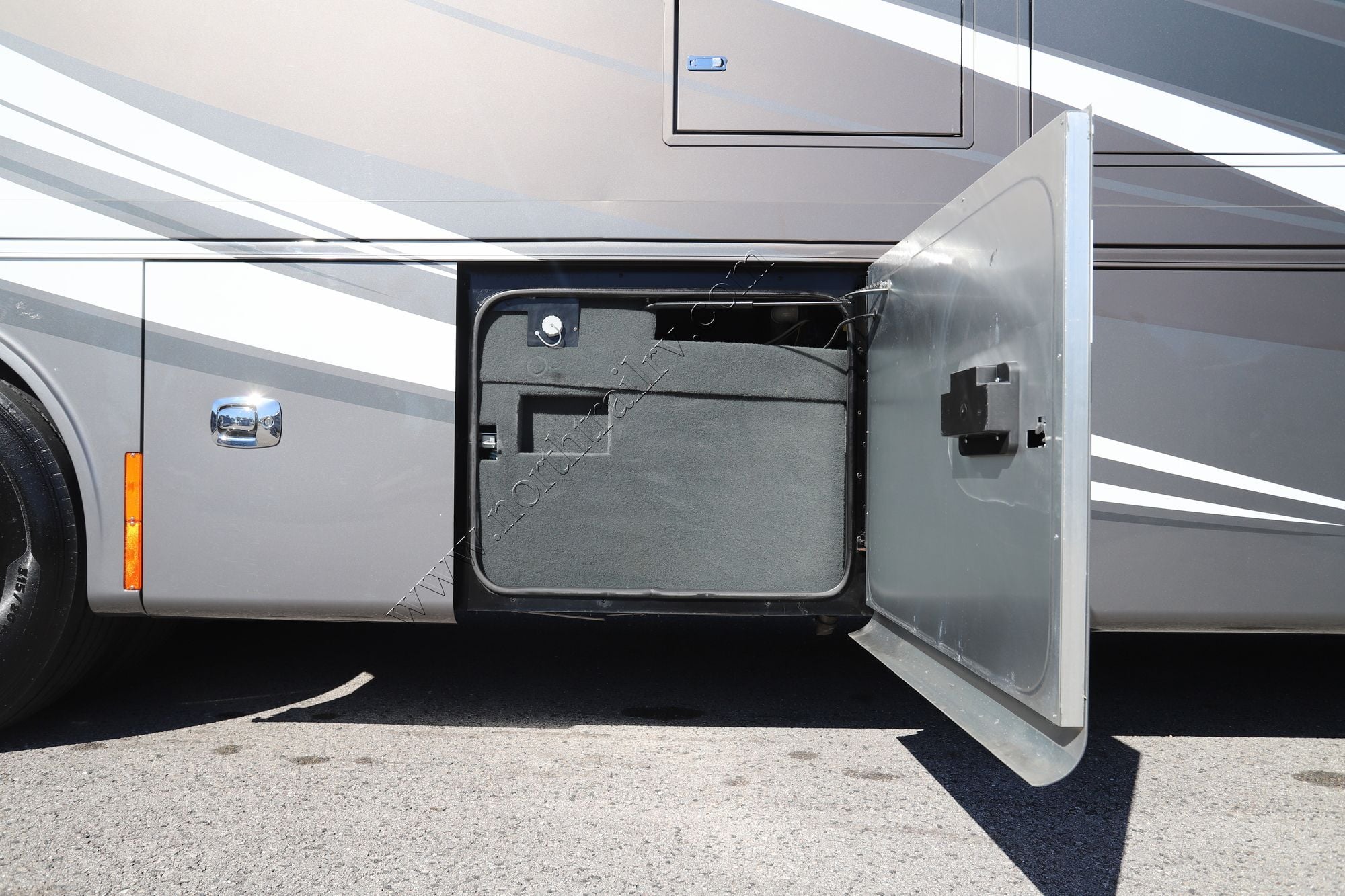 Used 2022 Tiffin Motor Homes Allegro Bus 35CP Class A  For Sale