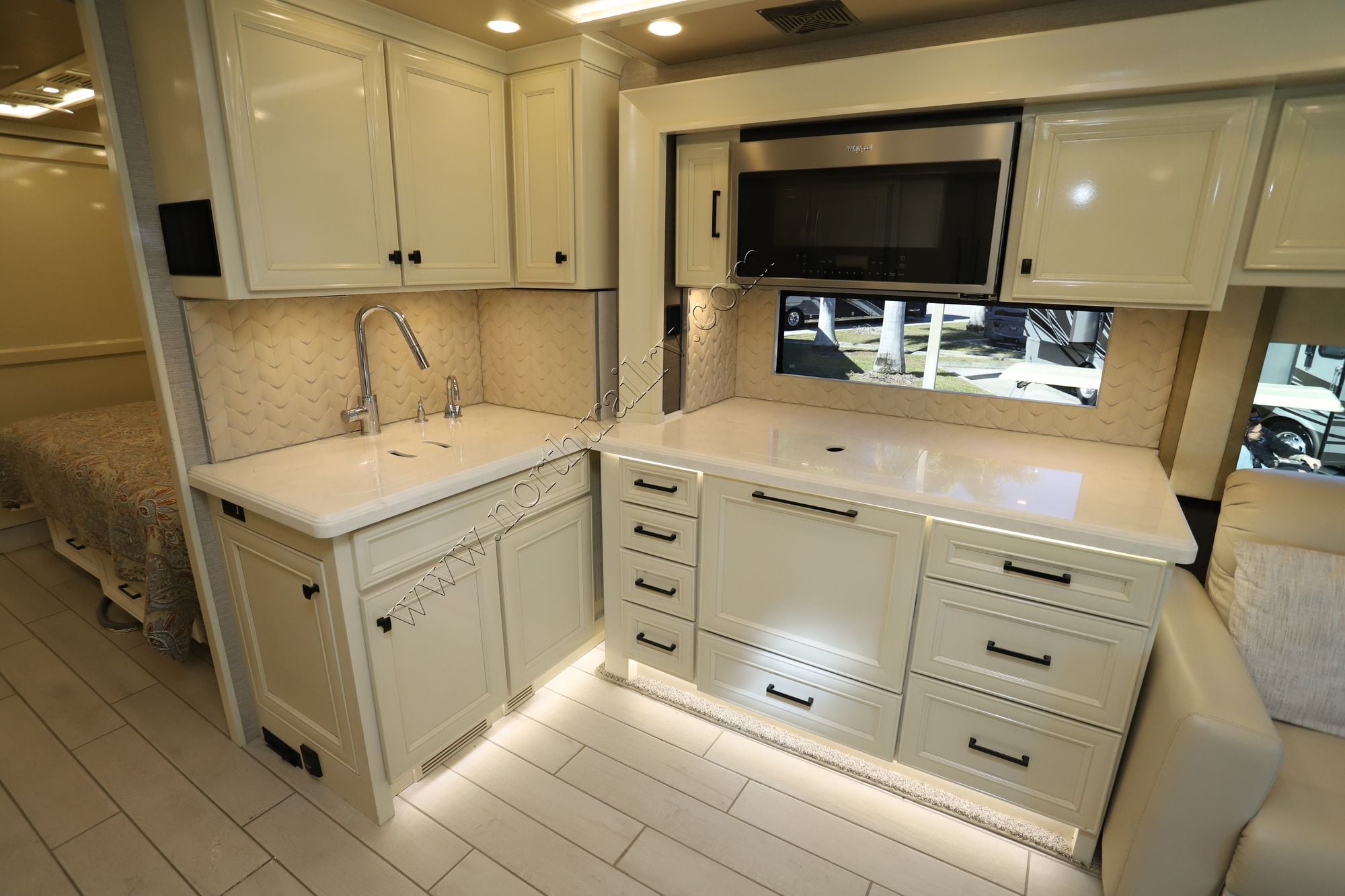 Used 2022 Tiffin Motor Homes Allegro Bus 35CP Class A  For Sale