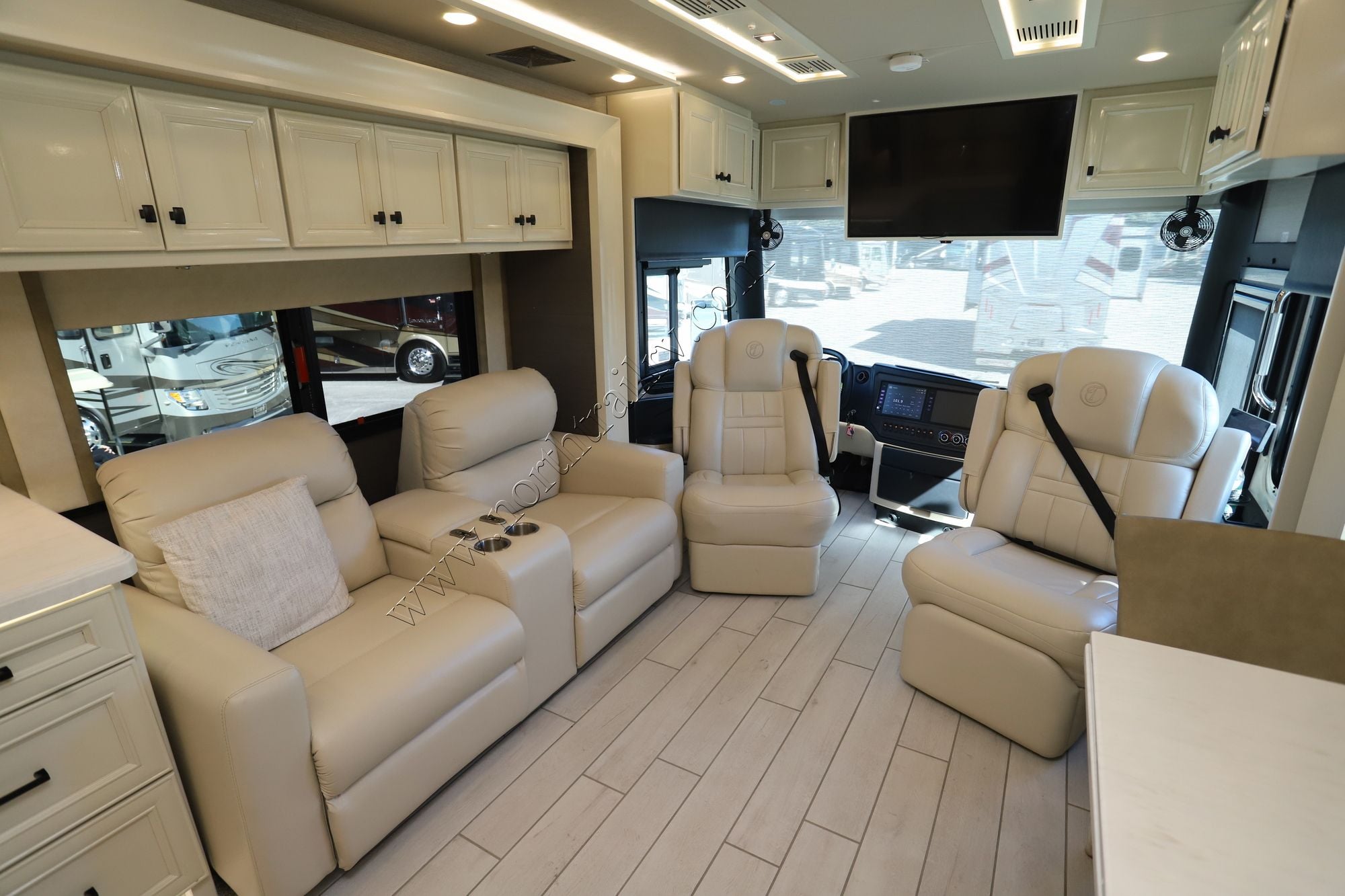 Used 2022 Tiffin Motor Homes Allegro Bus 35CP Class A  For Sale