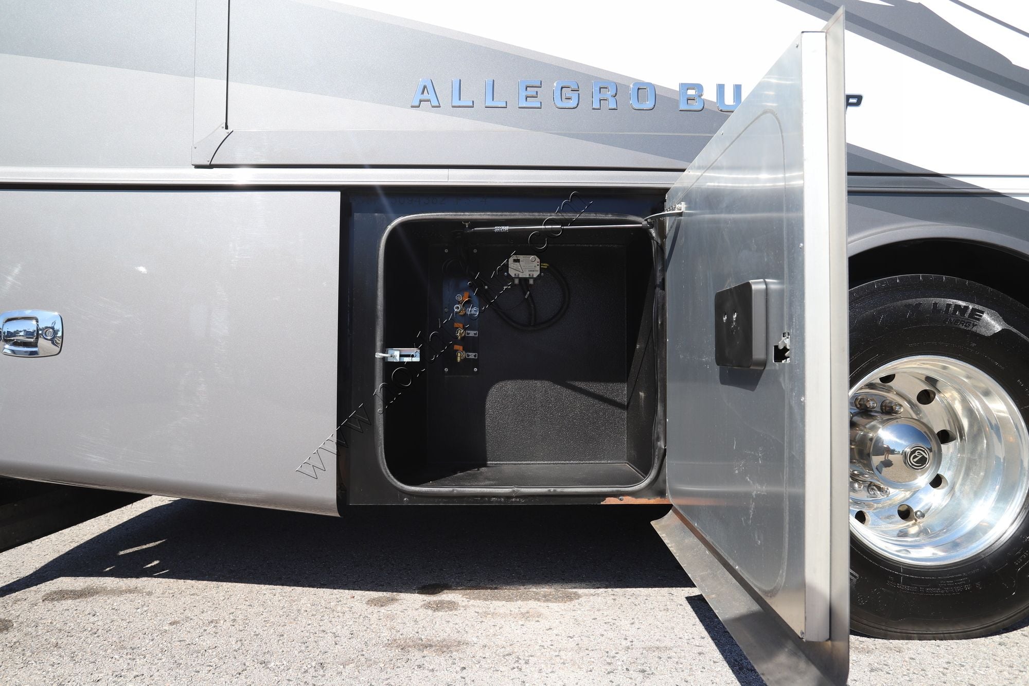 Used 2022 Tiffin Motor Homes Allegro Bus 35CP Class A  For Sale