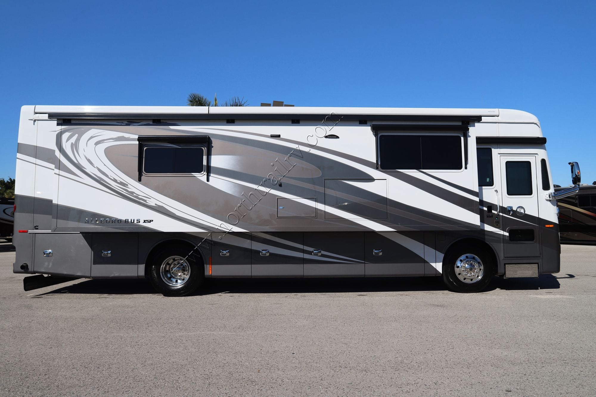Used 2022 Tiffin Motor Homes Allegro Bus 35CP Class A  For Sale