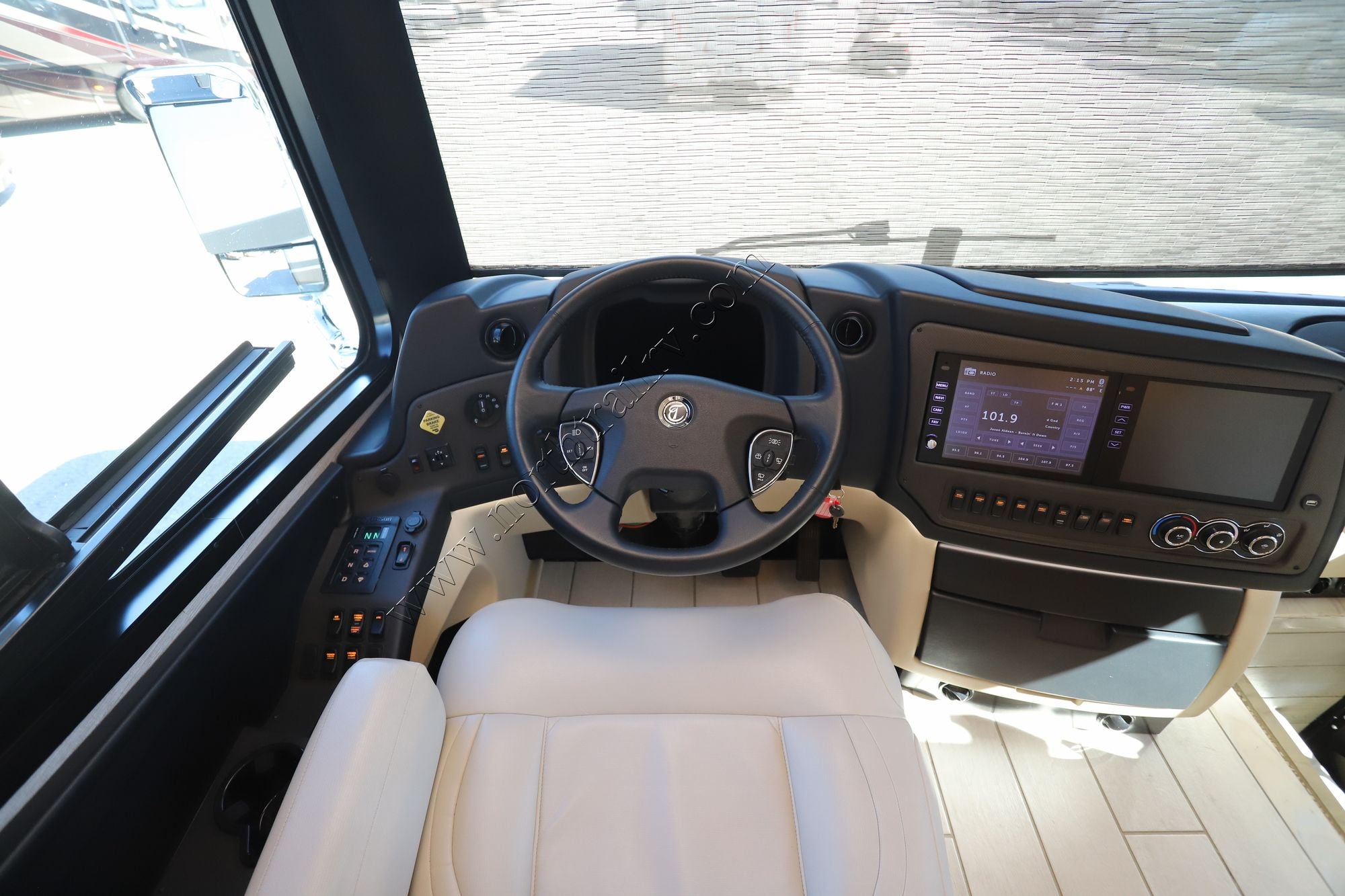 Used 2022 Tiffin Motor Homes Allegro Bus 35CP Class A  For Sale