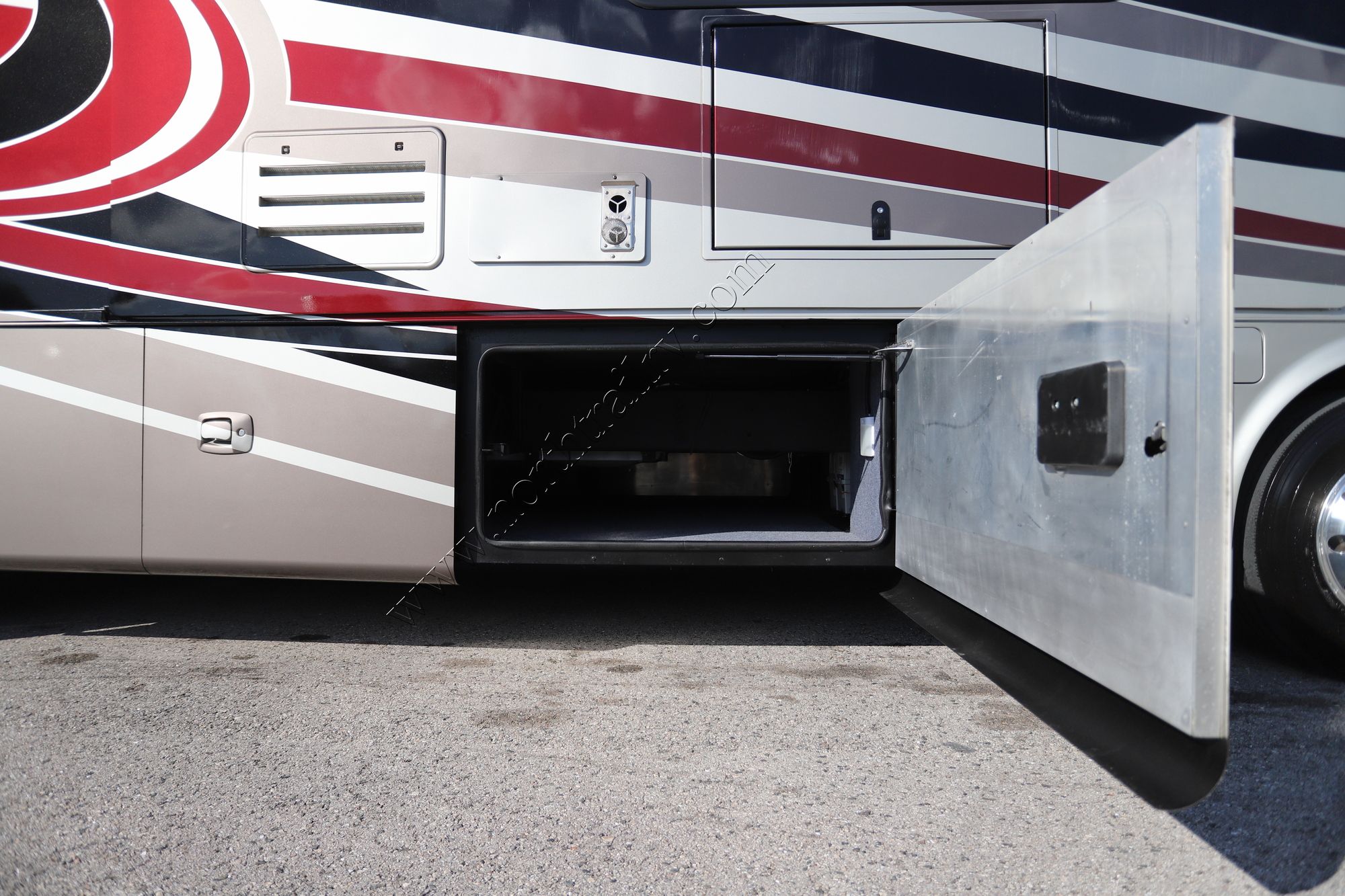 Used 2017 Tiffin Motor Homes Breeze 32BR Class A  For Sale