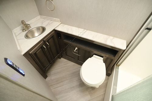 2021 Fleetwood Bounder 33C