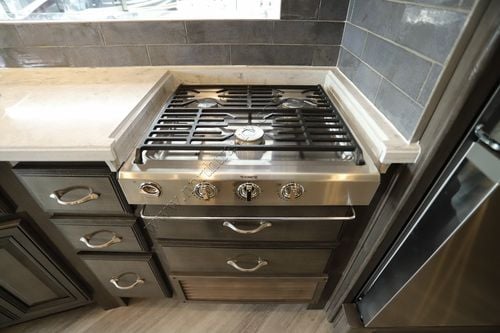 2021 Fleetwood Bounder 33C