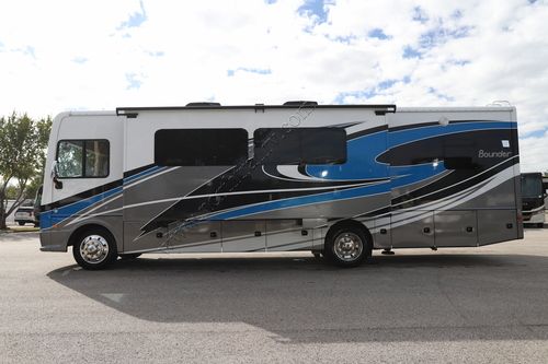 2021 Fleetwood Bounder 33C