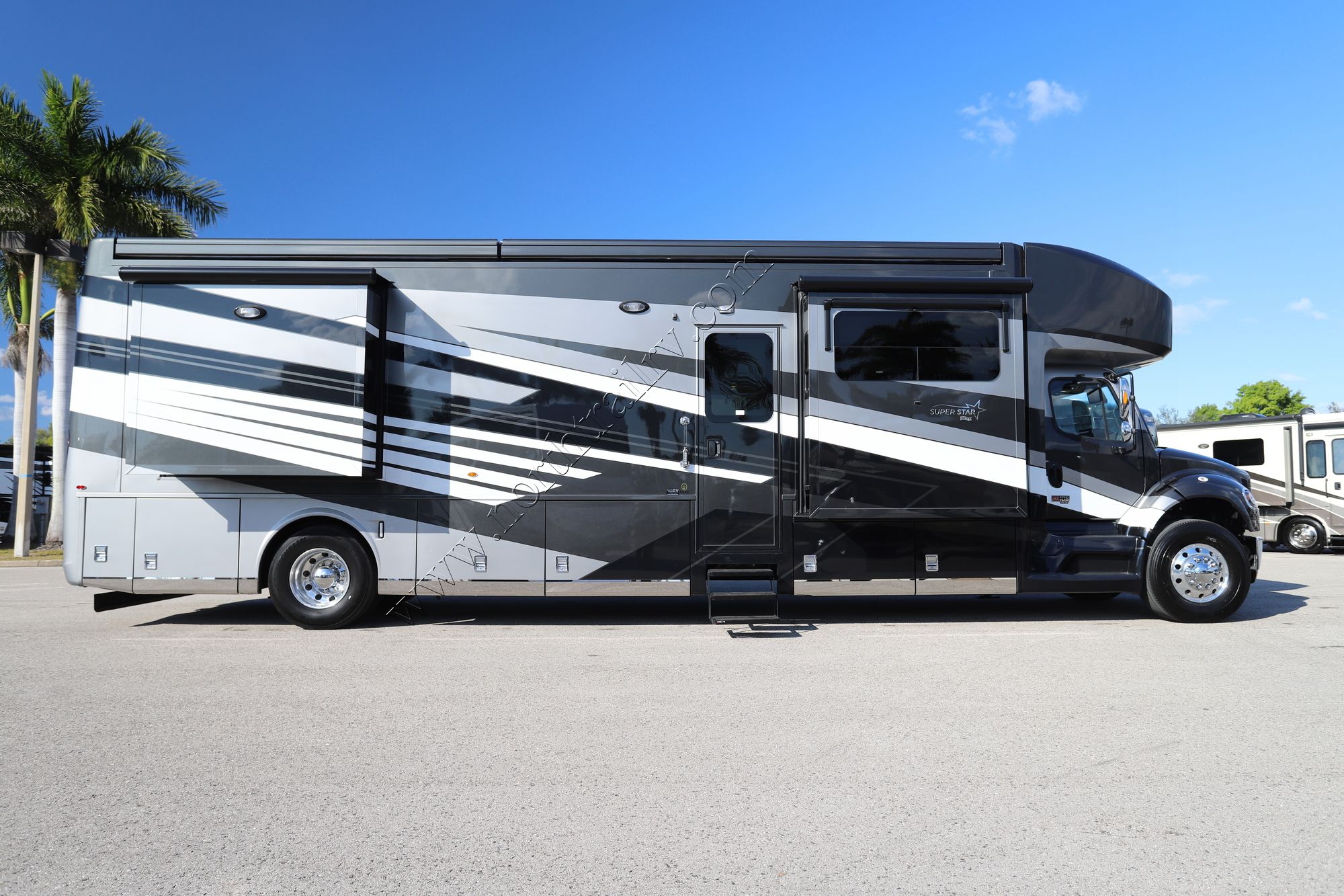 New 2026 Newmar Super Star 4040 Super C  For Sale