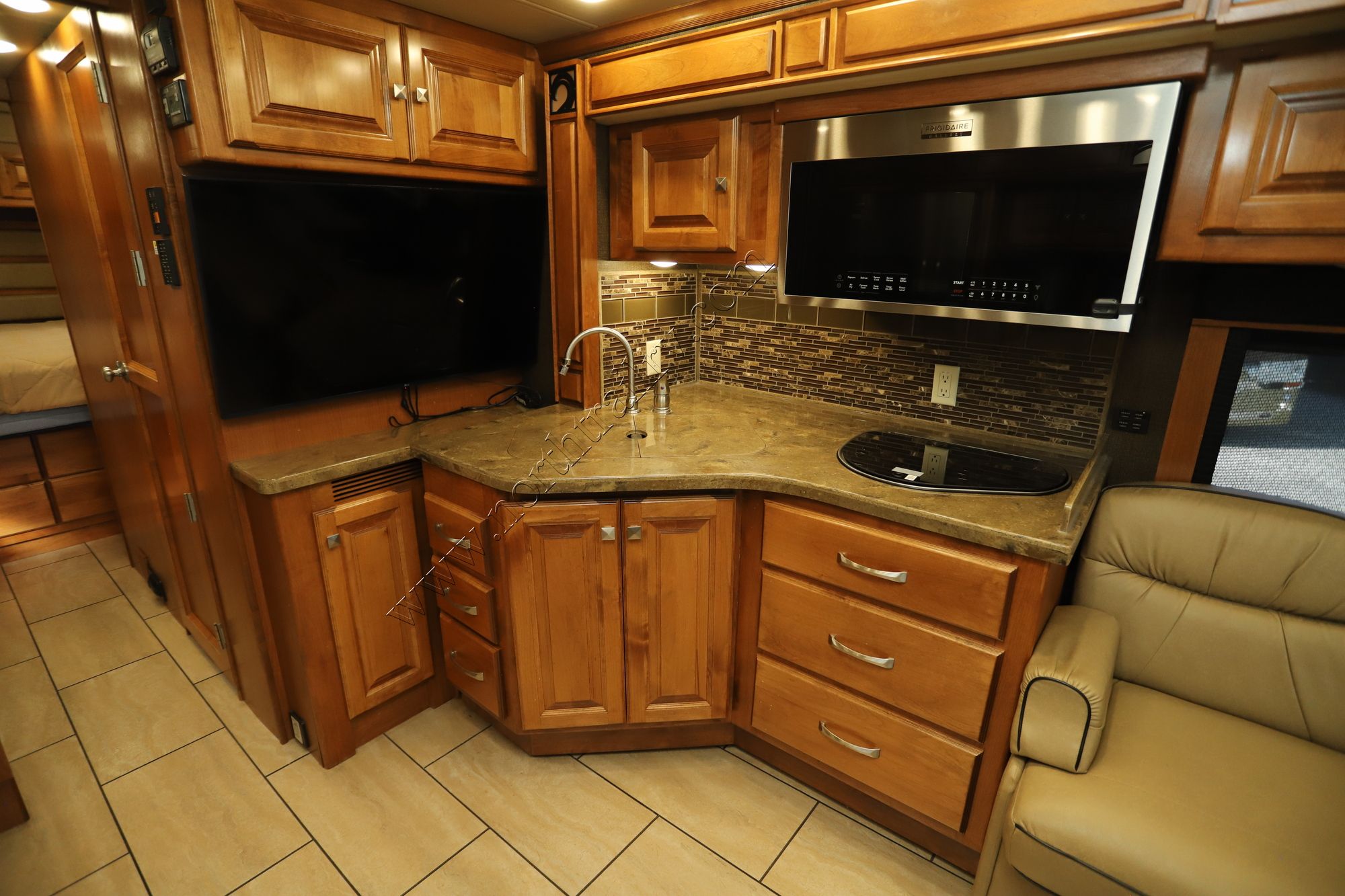 Used 2017 Tiffin Motor Homes Breeze 32BR Class A  For Sale