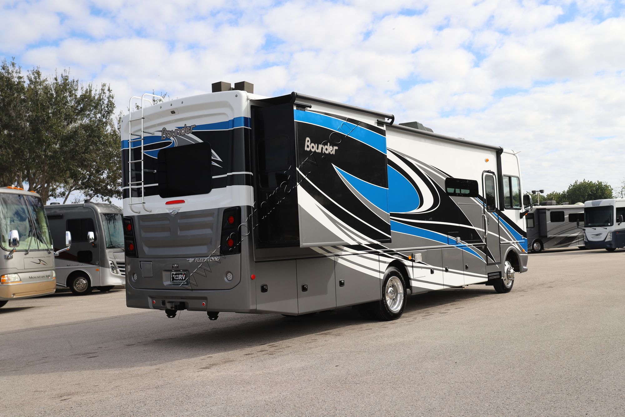 Used 2021 Fleetwood Bounder 33C Class A  For Sale