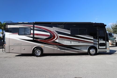 2017 Tiffin Motor Homes Breeze 32BR