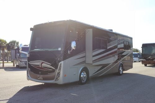 2017 Tiffin Motor Homes Breeze 32BR