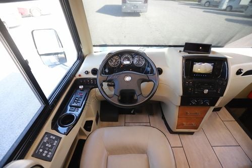 2017 Tiffin Motor Homes Breeze 32BR