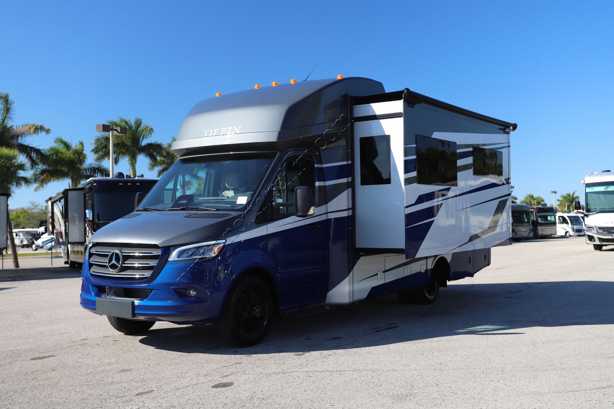 New 2026 Tiffin Motor Homes Wayfarer 25RW Class C  For Sale