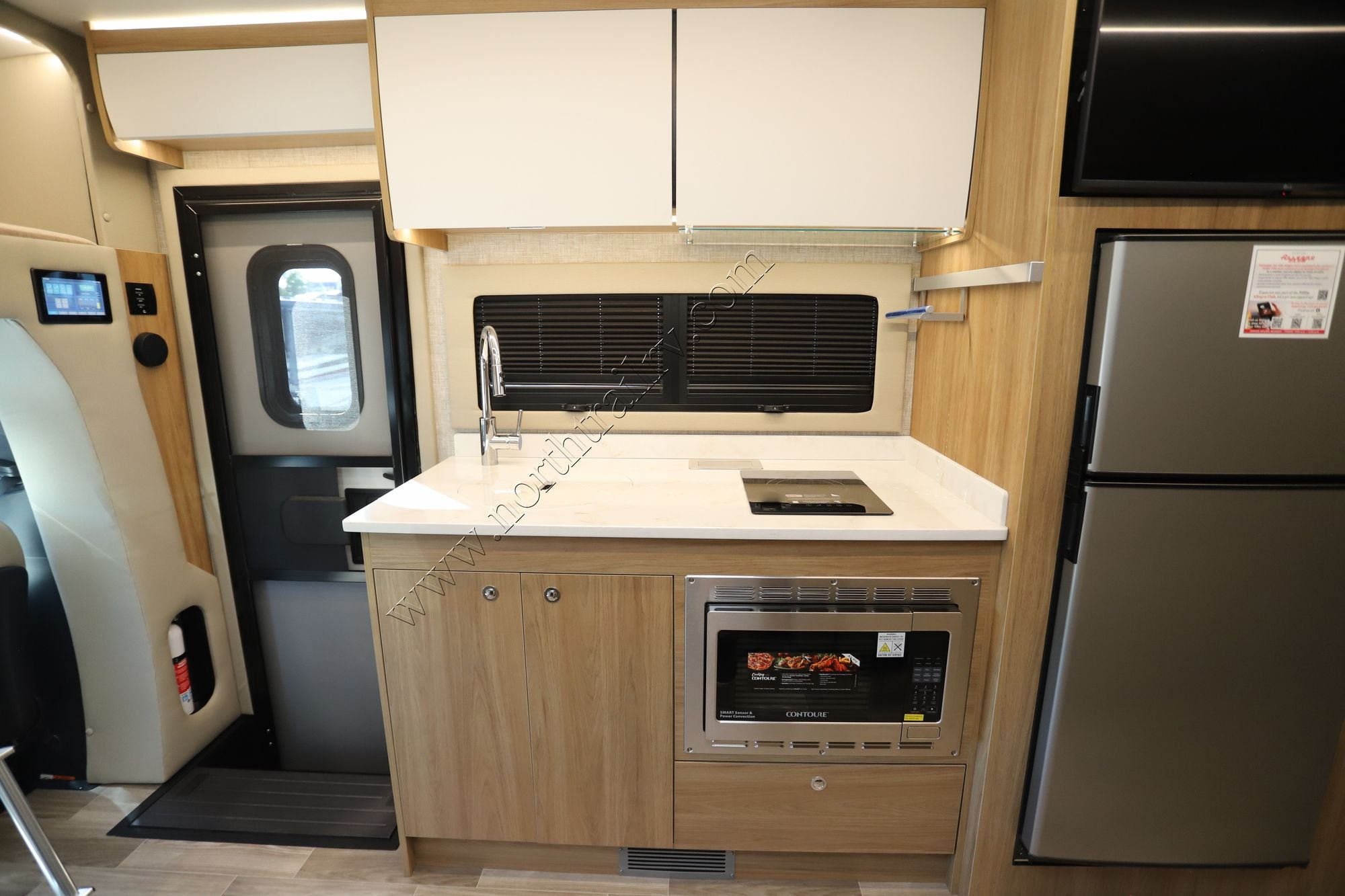 New 2026 Tiffin Motor Homes Wayfarer 25RW Class C  For Sale