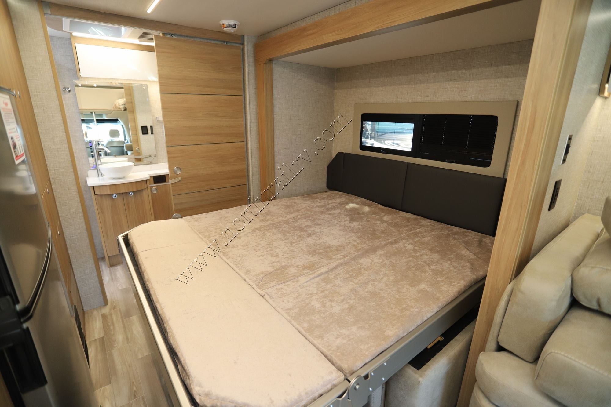New 2026 Tiffin Motor Homes Wayfarer 25RW Class C  For Sale