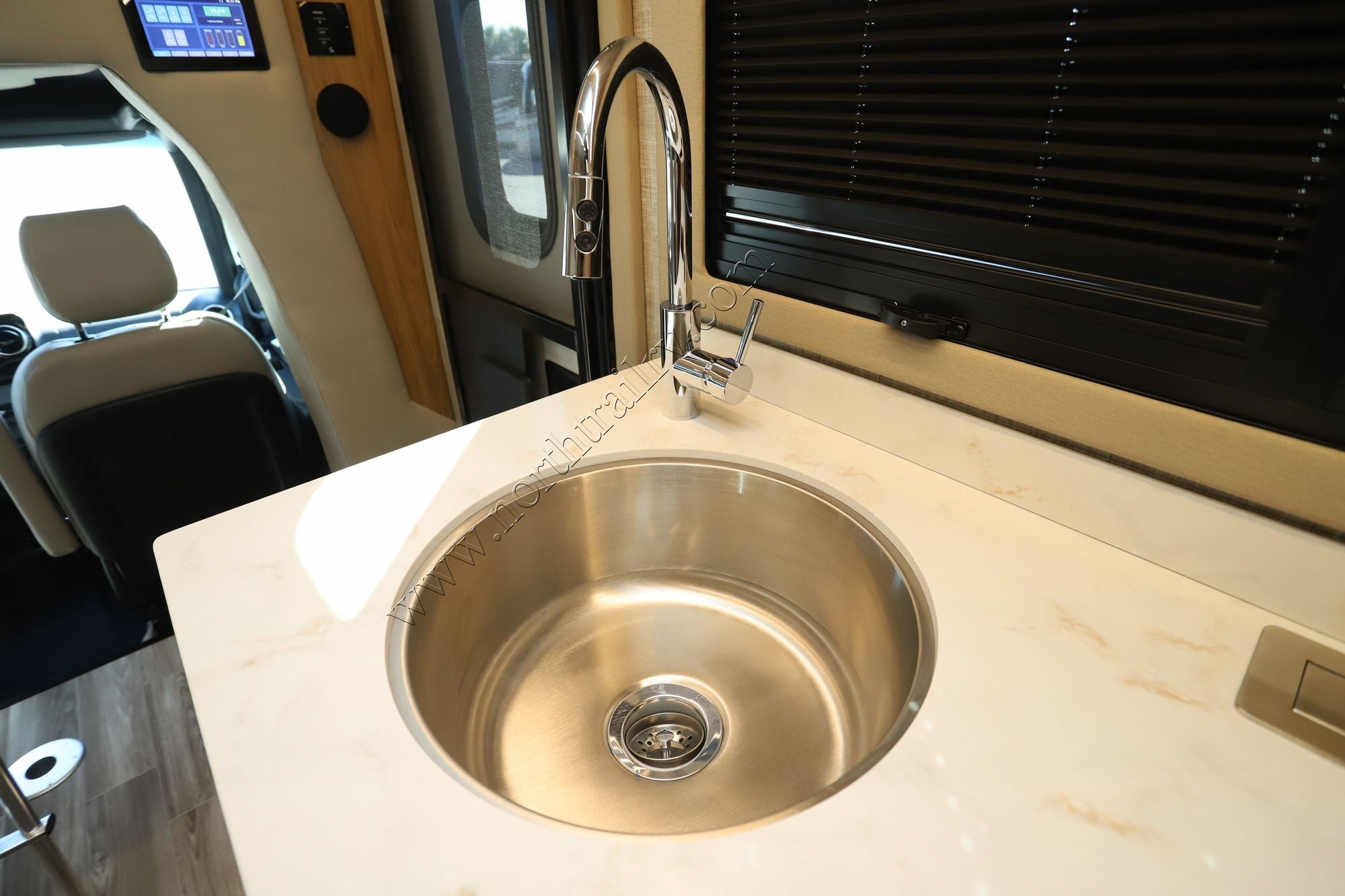 New 2026 Tiffin Motor Homes Wayfarer 25RW Class C  For Sale