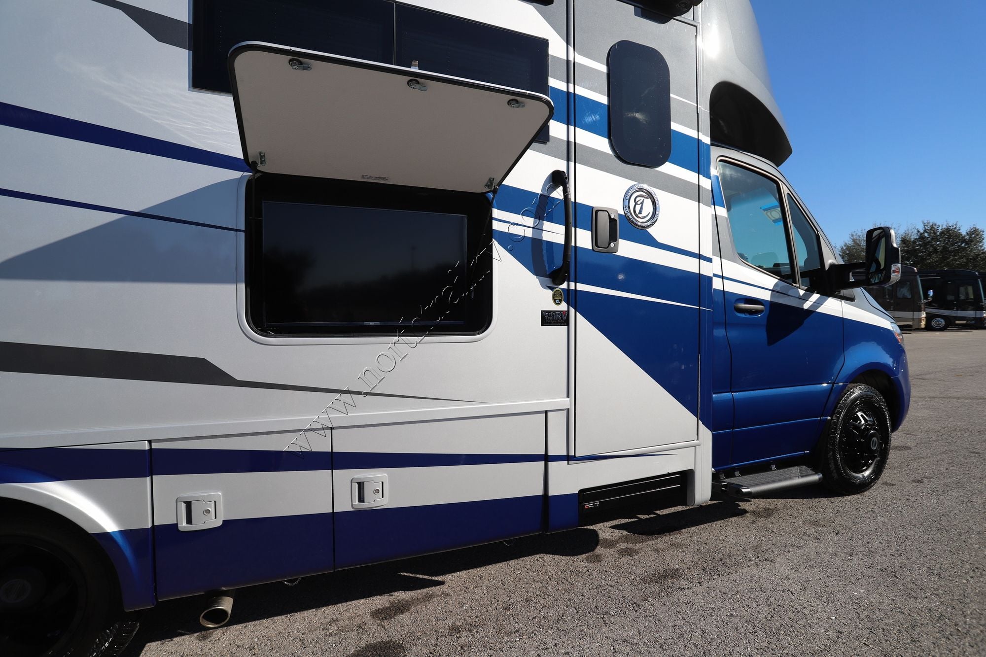 New 2026 Tiffin Motor Homes Wayfarer 25RW Class C  For Sale