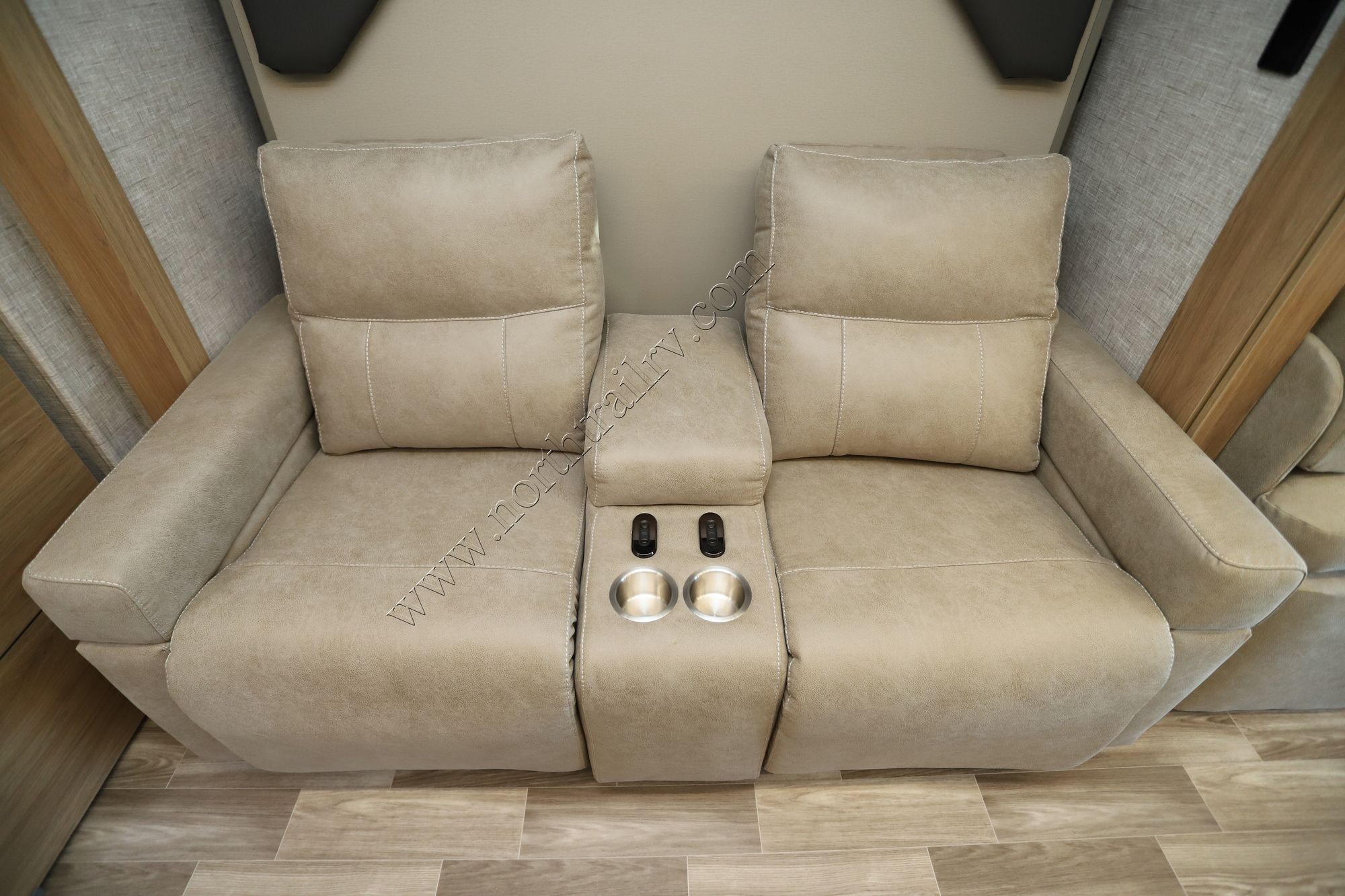 New 2026 Tiffin Motor Homes Wayfarer 25RW Class C  For Sale