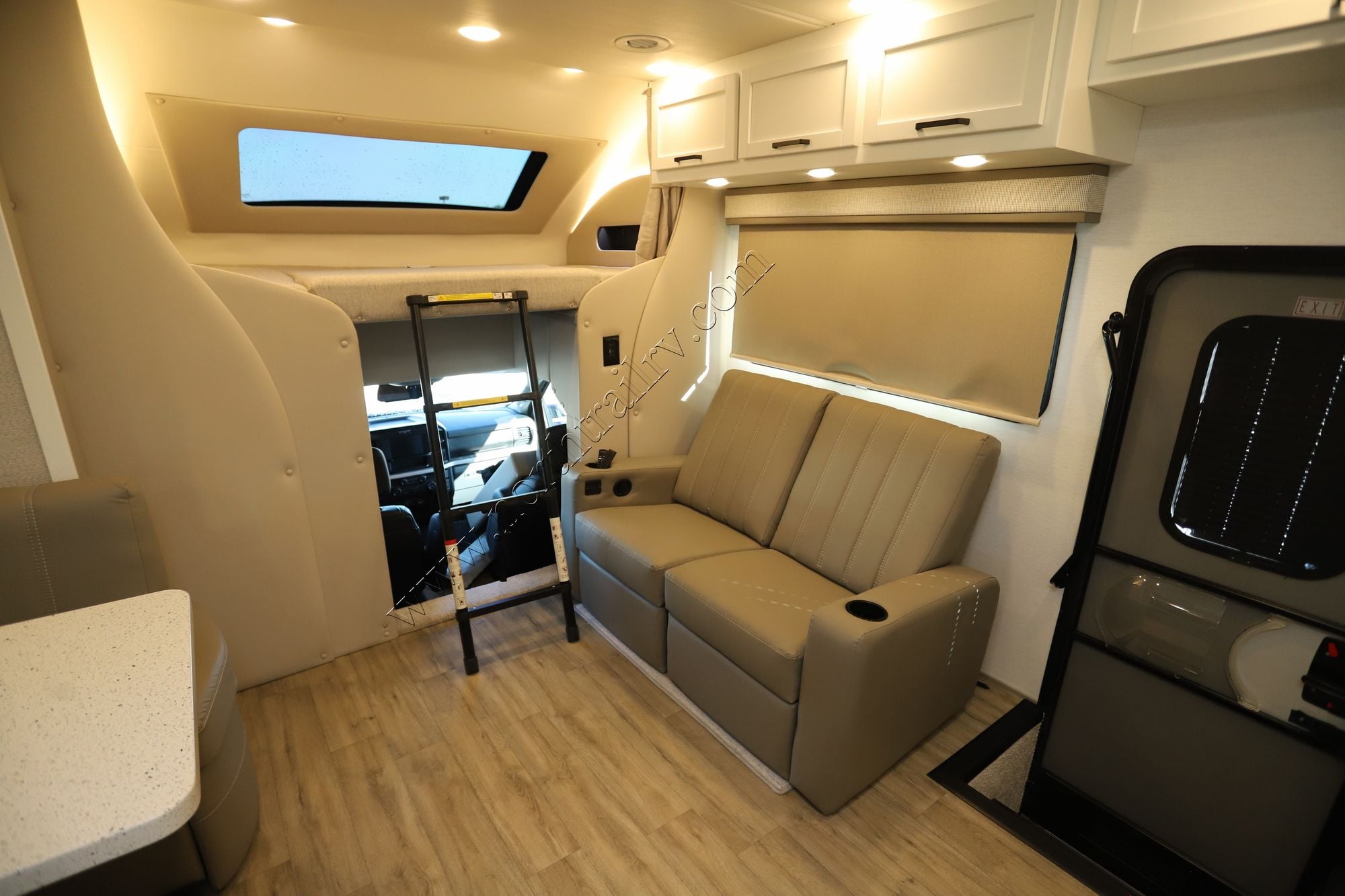 Used 2025 Renegade Rv Veracruz 32VDS Super C  For Sale