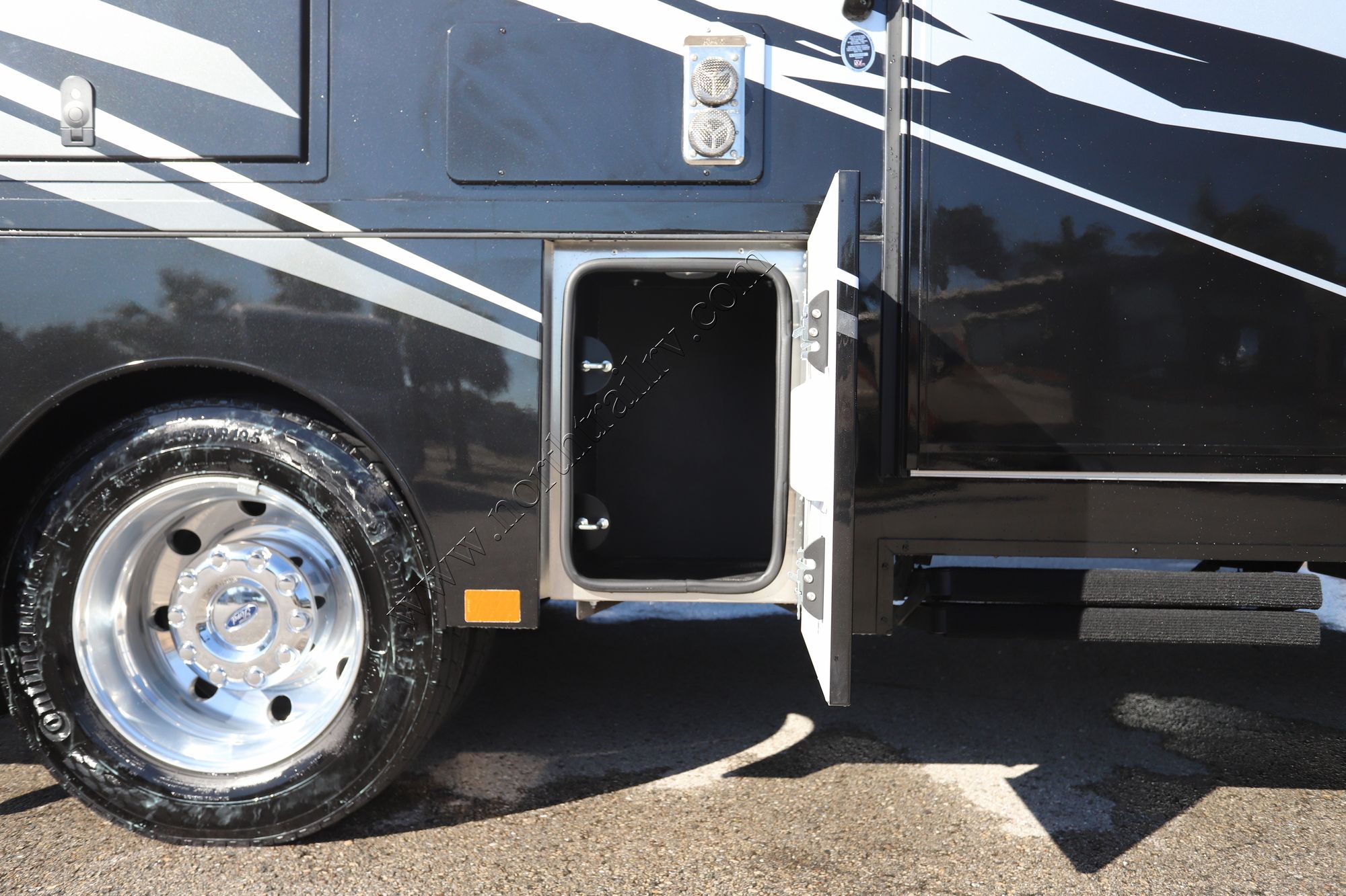 Used 2025 Renegade Rv Veracruz 32VDS Super C  For Sale