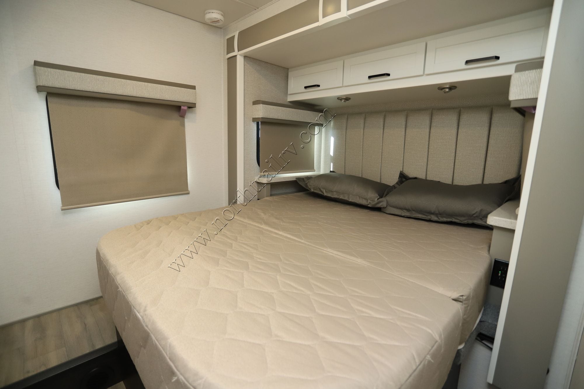 Used 2025 Renegade Rv Veracruz 32VDS Super C  For Sale