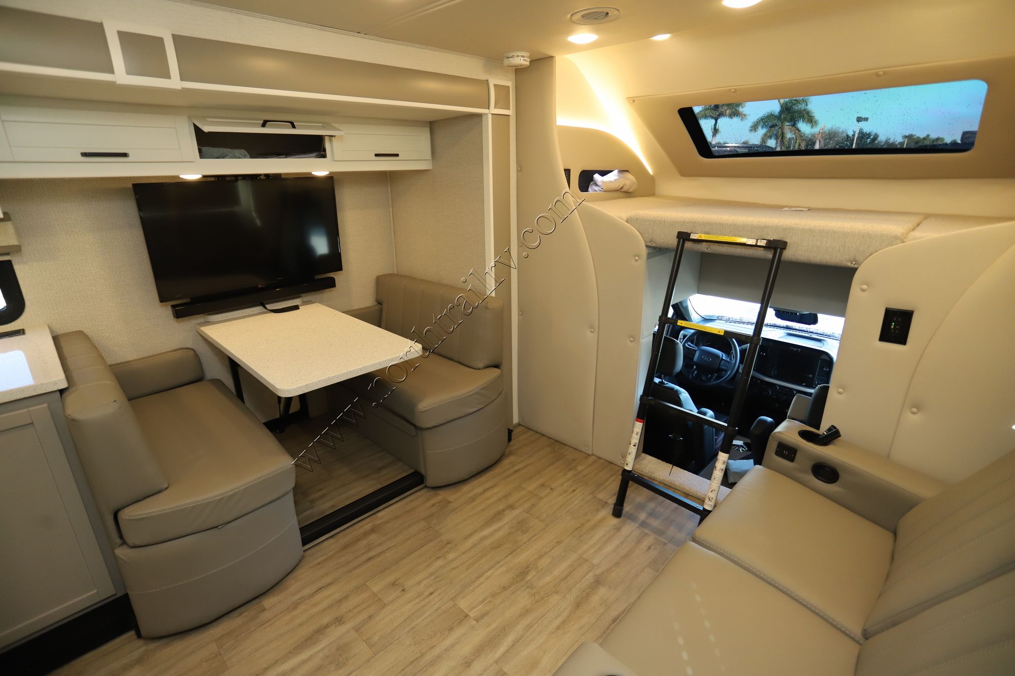 Used 2025 Renegade Rv Veracruz 32VDS Super C  For Sale