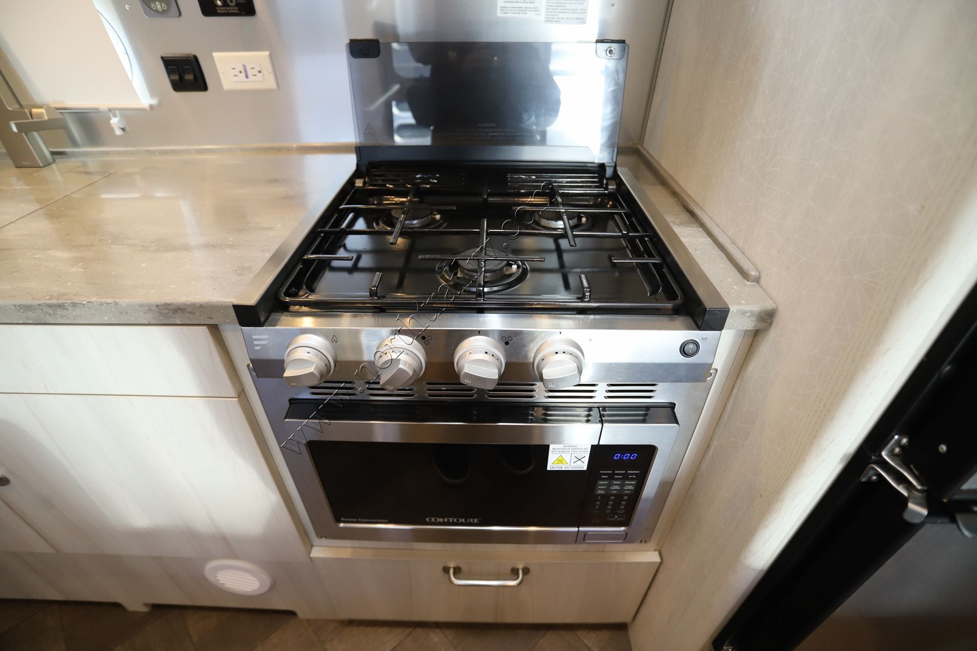 Used 2023 Airstream International 23 TWIN Travel Trailer  For Sale