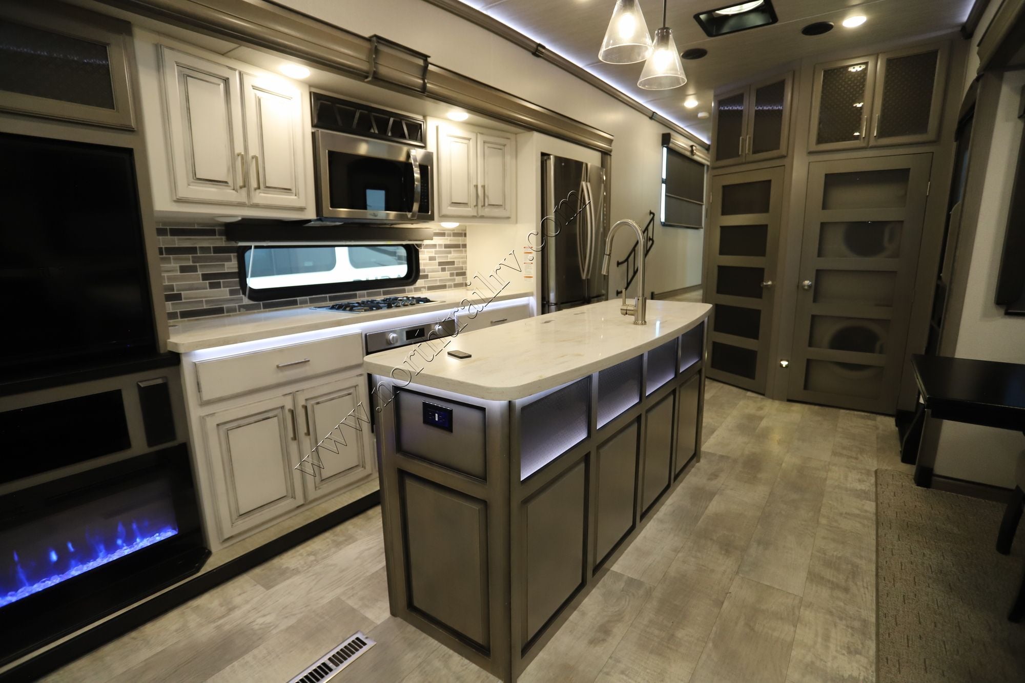 Used 2021 Keystone Montana 3781RL Fifth Wheel  For Sale