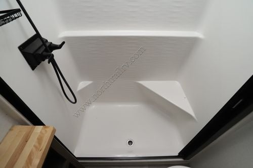 2022 Alliance Valor 42V13