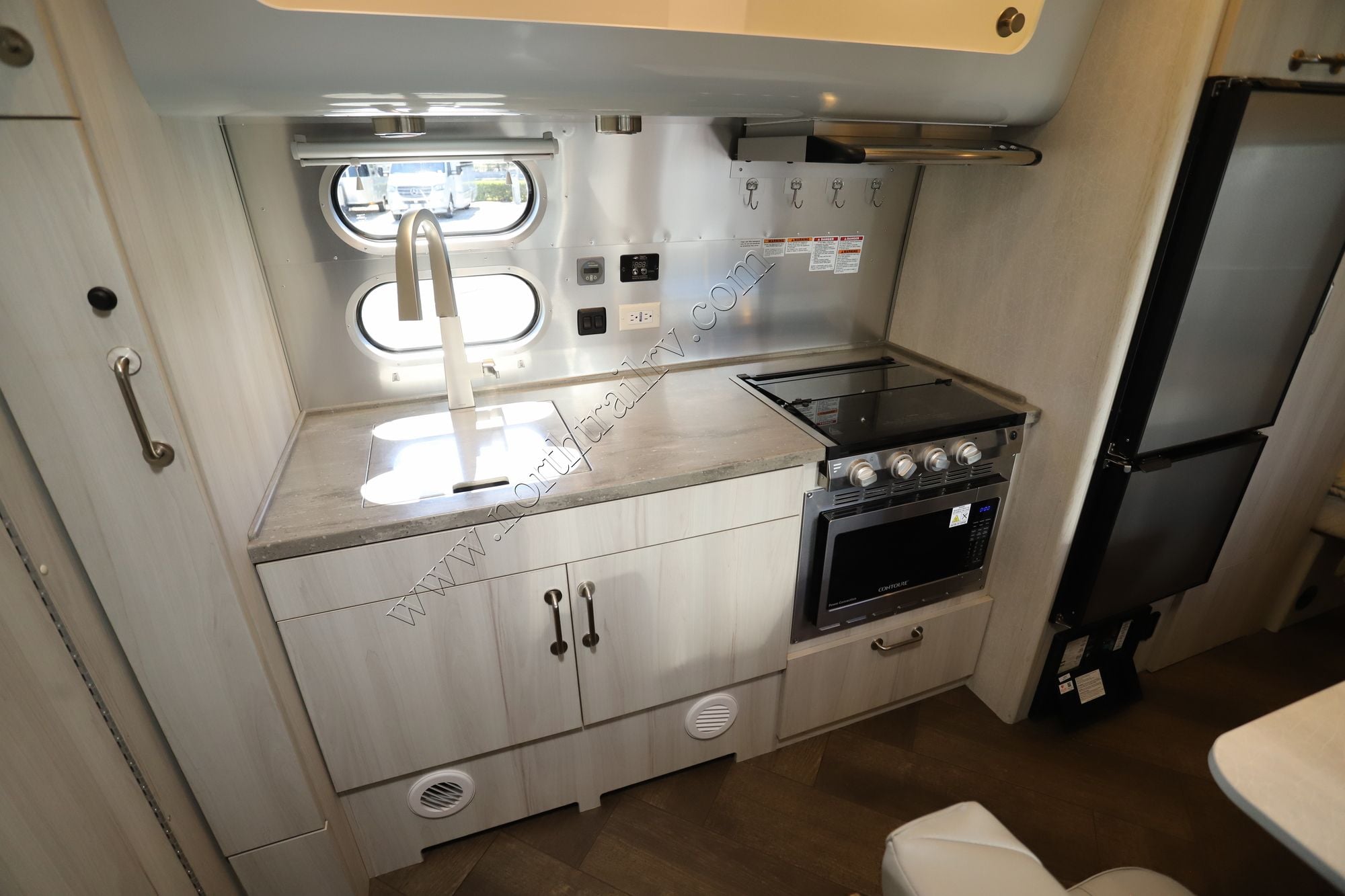 Used 2023 Airstream International 23 TWIN Travel Trailer  For Sale