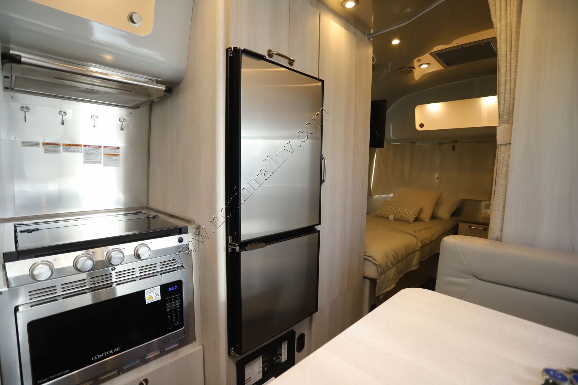 Used 2023 Airstream International 23 TWIN Travel Trailer  For Sale