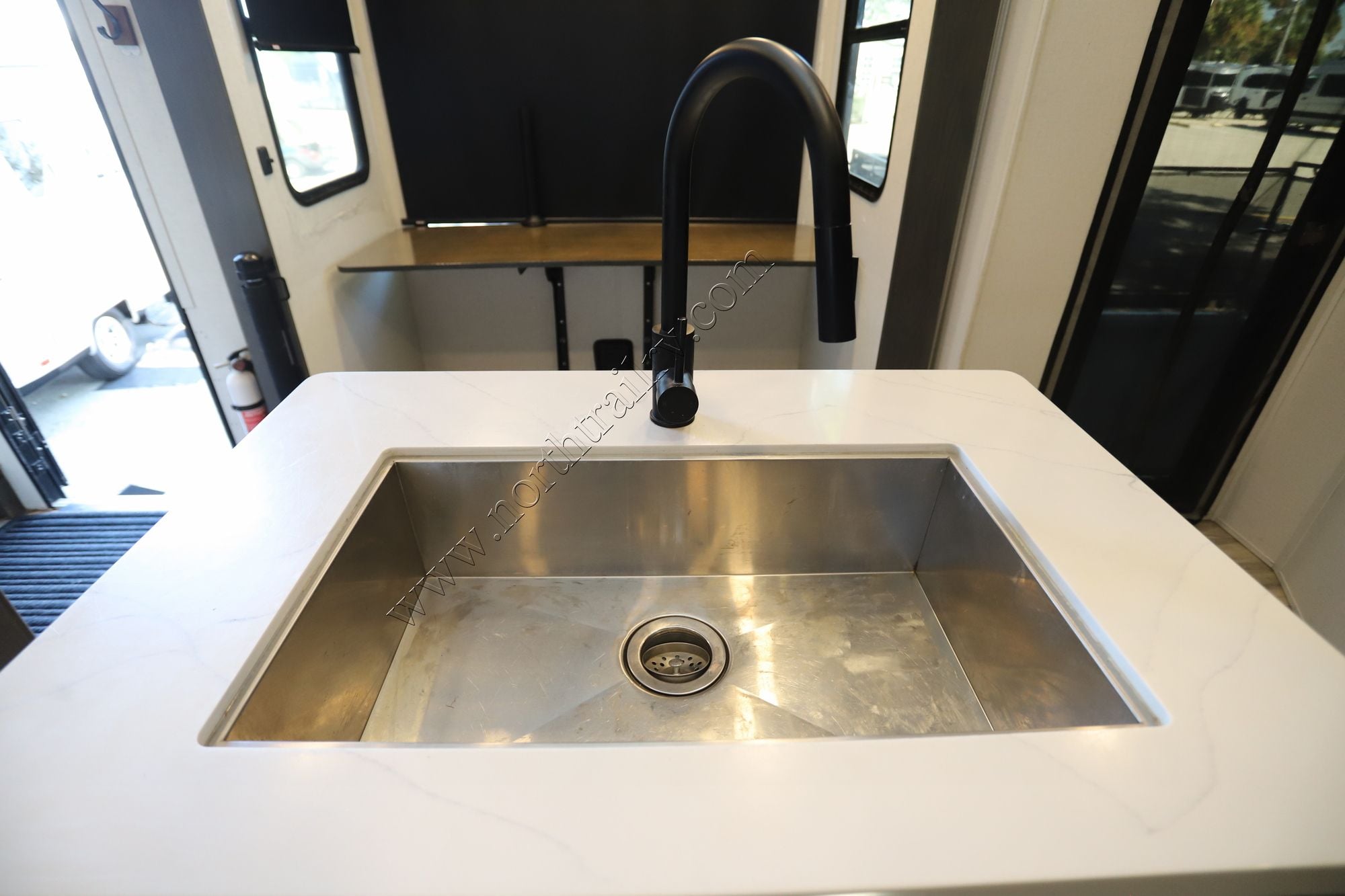 Used 2022 Alliance Valor 42V13 Fifth Wheel  For Sale