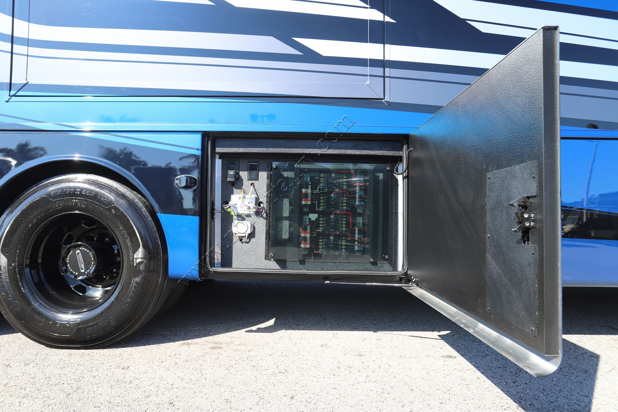 New 2026 Newmar Dutch Star 4369 Class A  For Sale