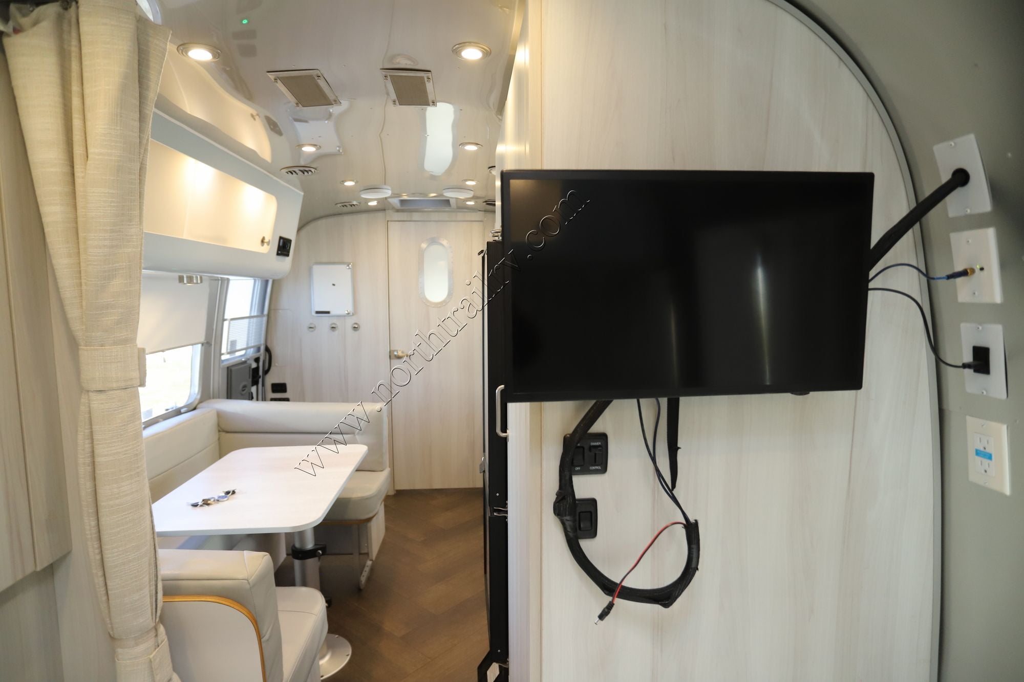Used 2023 Airstream International 23 TWIN Travel Trailer  For Sale