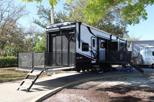 2022 Alliance Valor 42V13