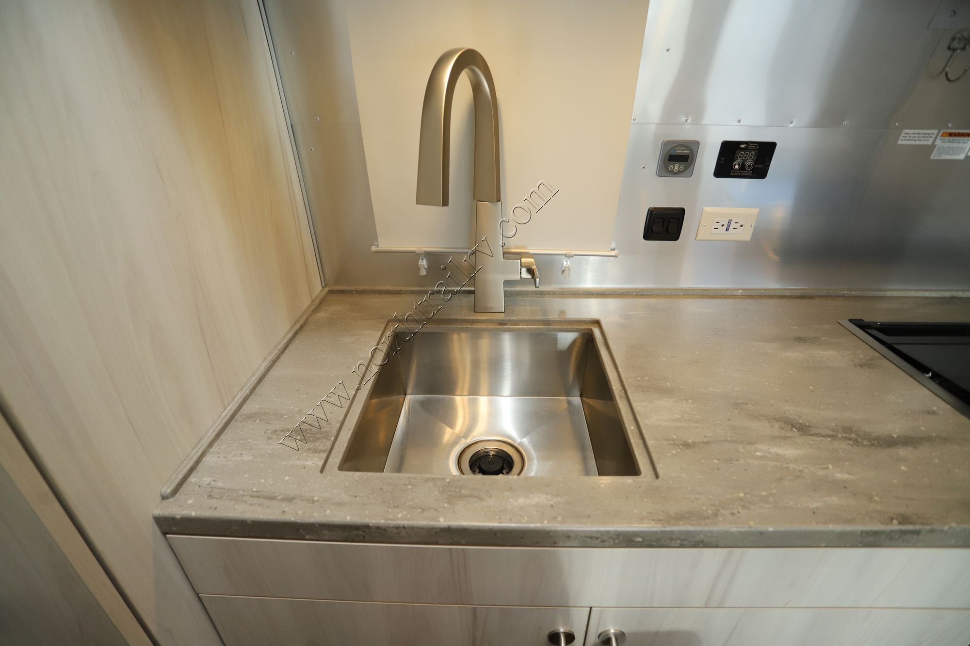 Used 2023 Airstream International 23 TWIN Travel Trailer  For Sale