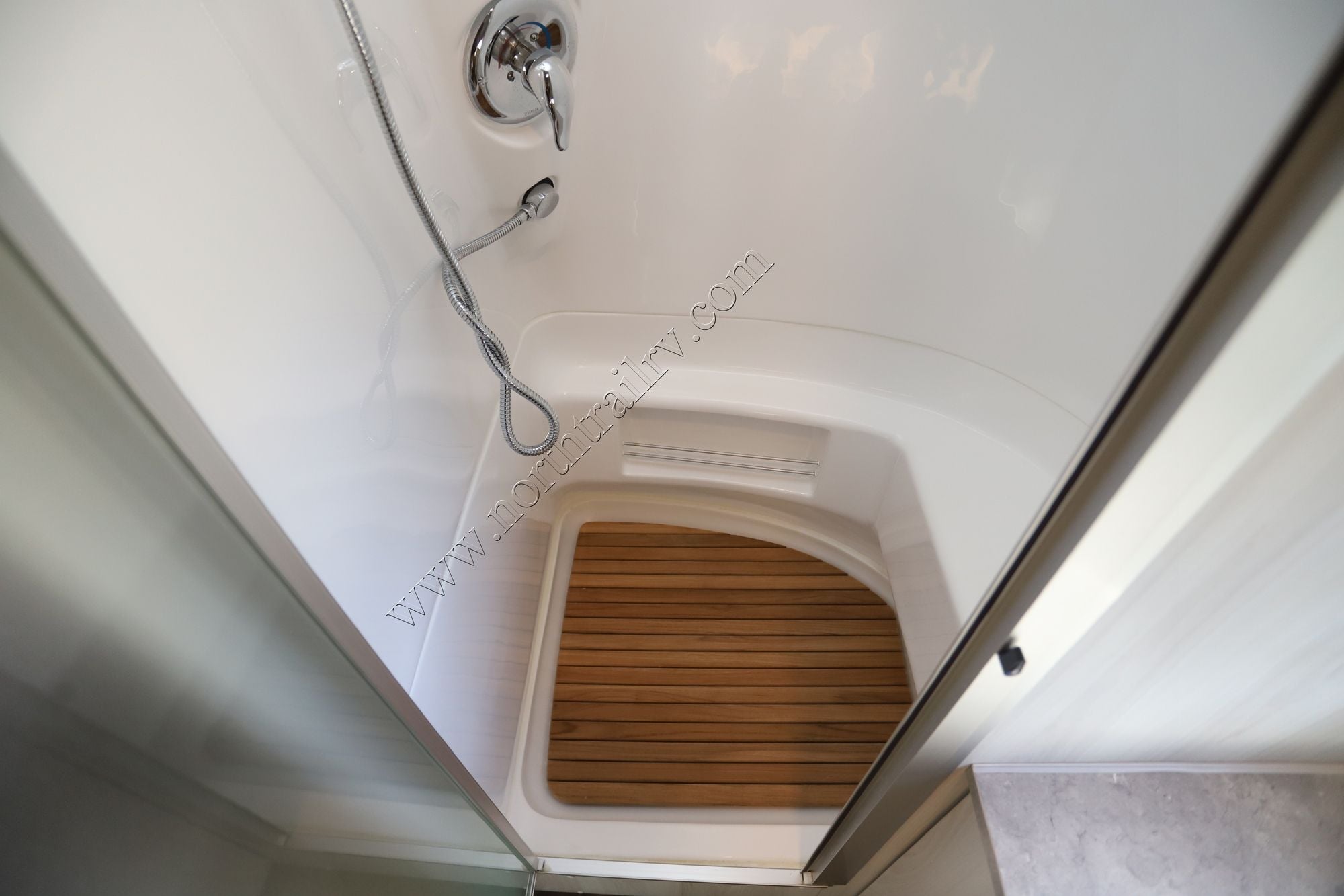 Used 2024 Airstream International 23FB Travel Trailer  For Sale