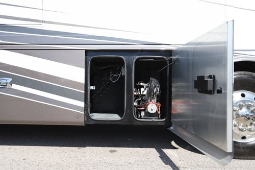 2022 Tiffin Motor Homes Phaeton 40IH