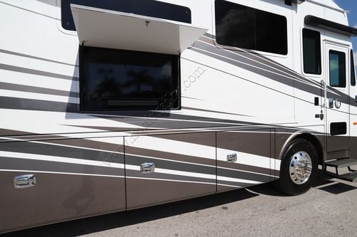 2022 Tiffin Motor Homes Phaeton 40IH