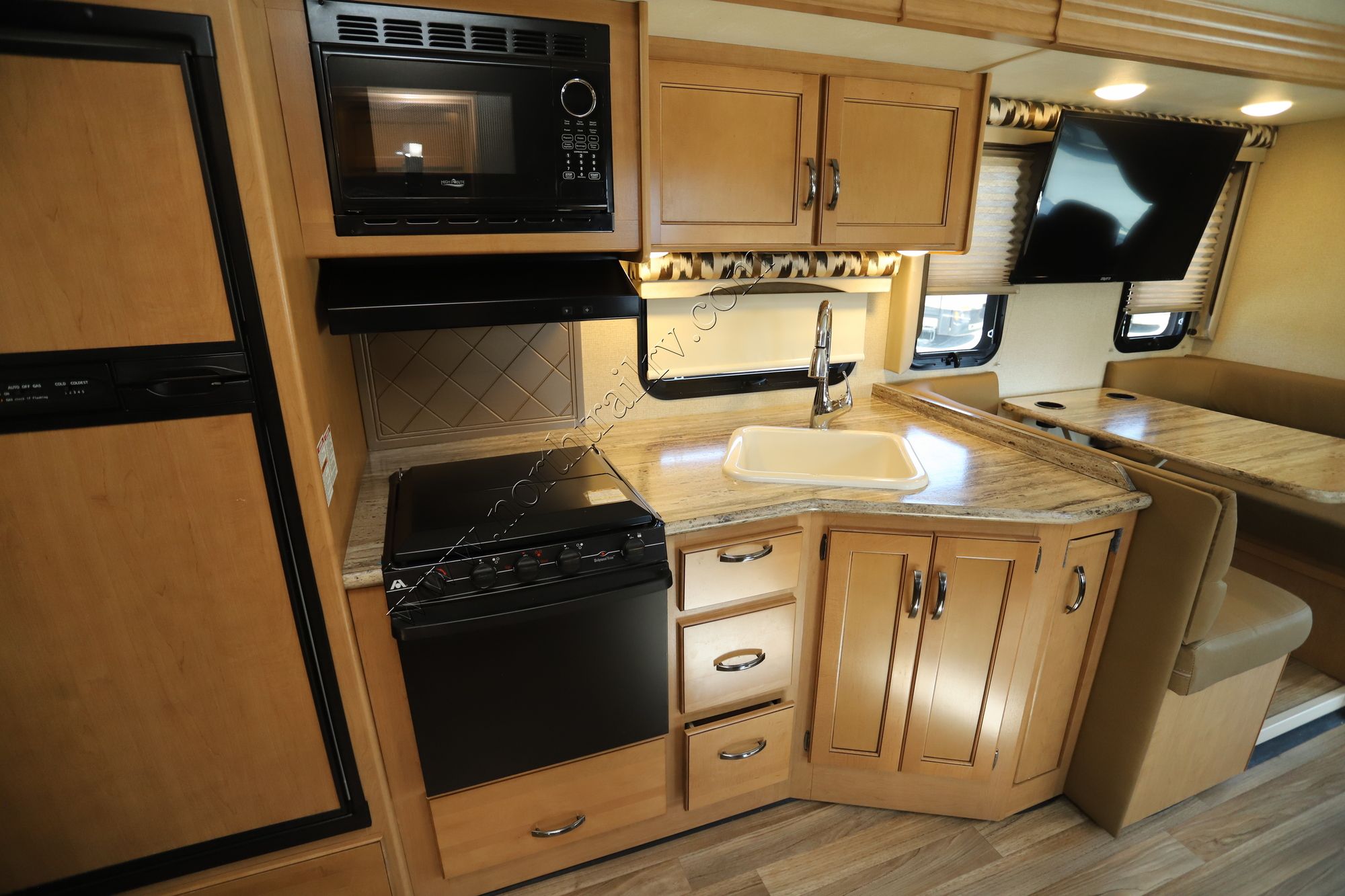 Used 2017 Thor Ace 29.2 Class A  For Sale