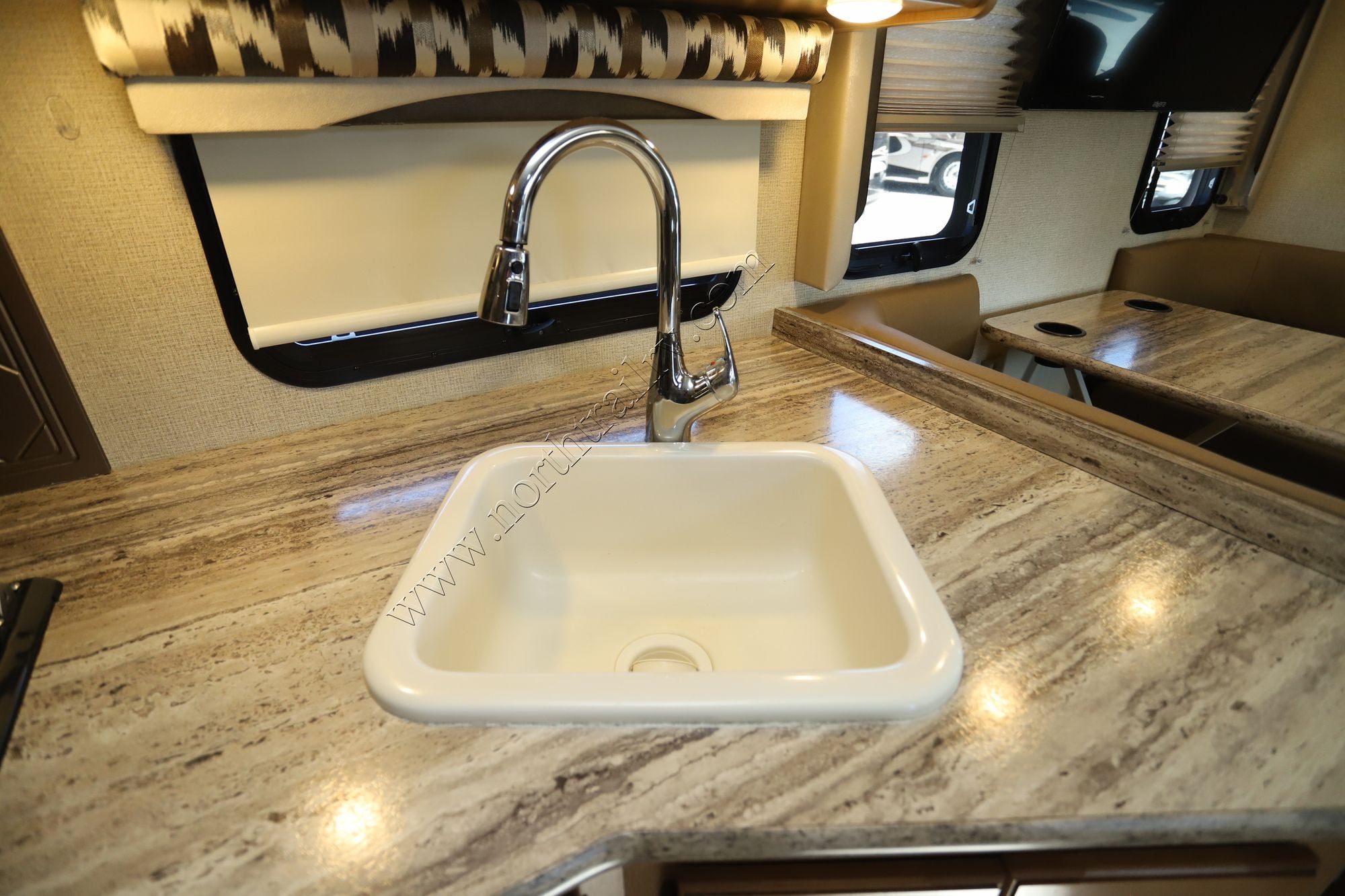 Used 2017 Thor Ace 29.2 Class A  For Sale