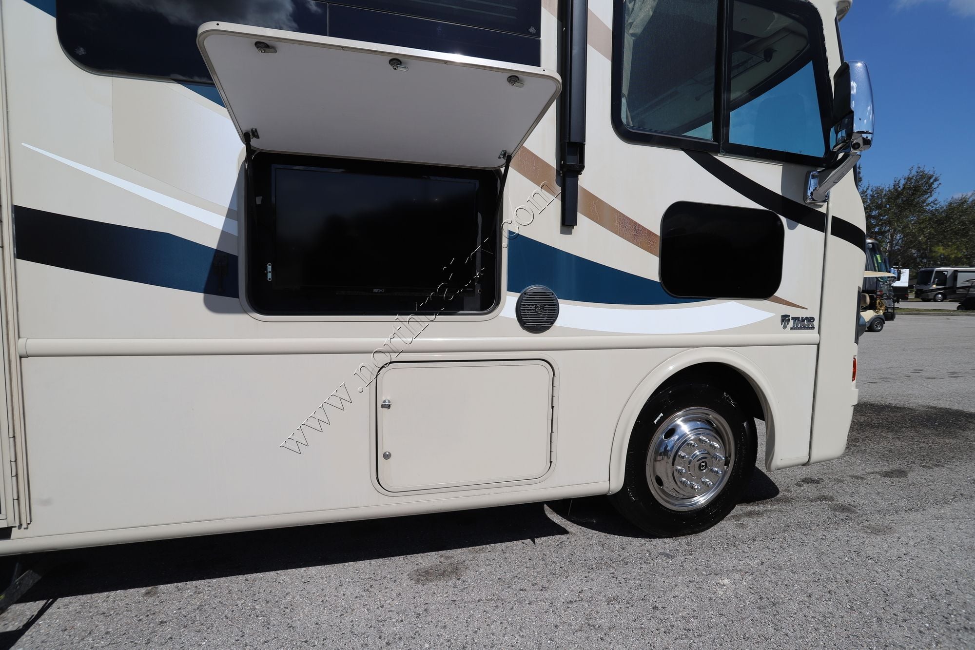 Used 2017 Thor Ace 29.2 Class A  For Sale