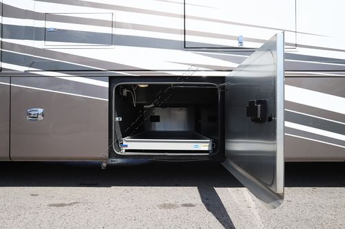 2022 Tiffin Motor Homes Phaeton 40IH