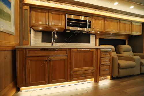 2022 Tiffin Motor Homes Phaeton 40IH