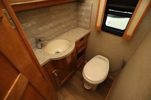 2022 Tiffin Motor Homes Phaeton 40IH