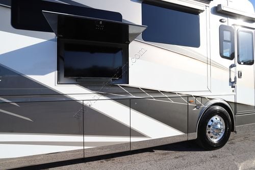 2026 Newmar Essex 4551