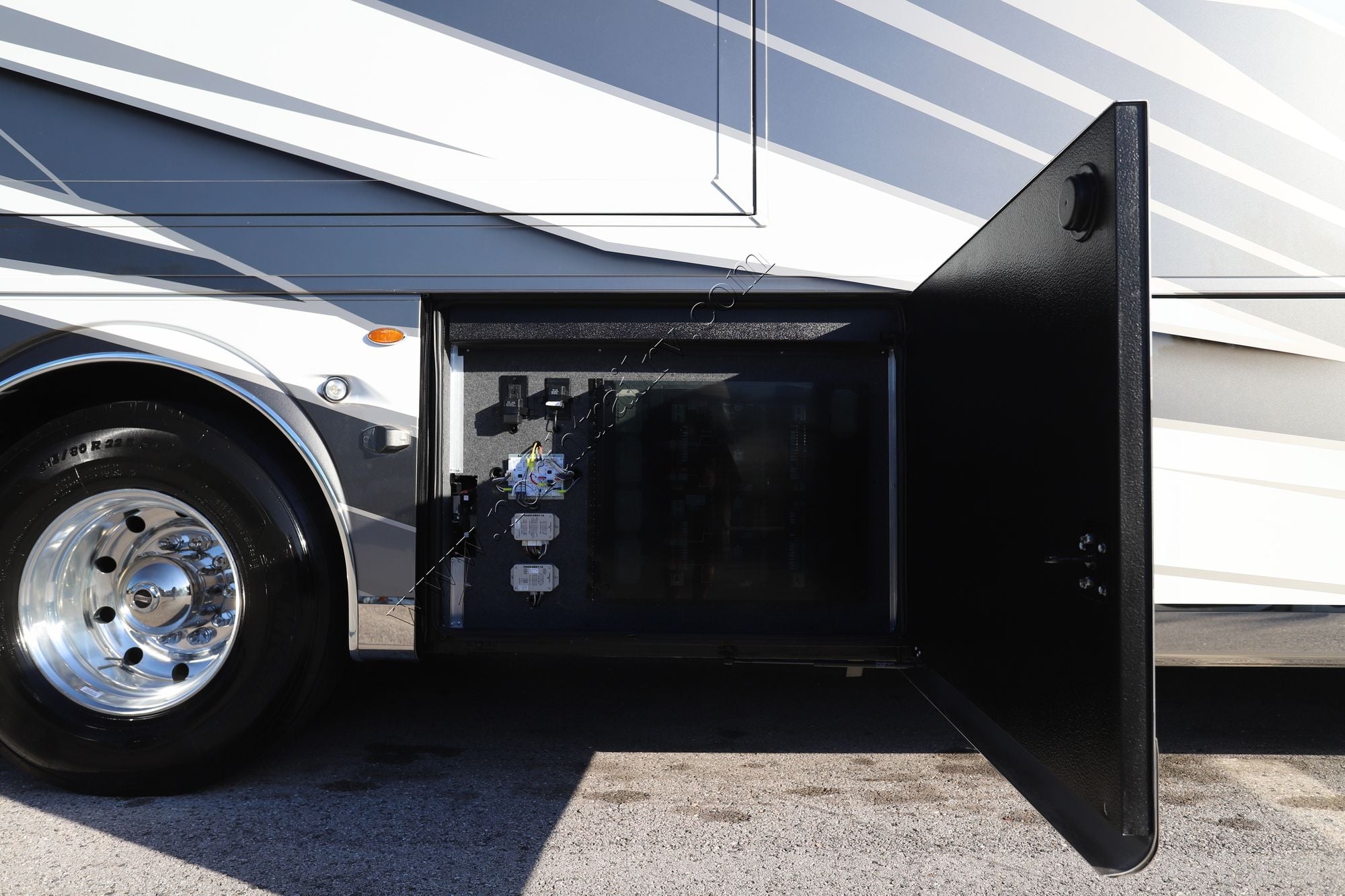 New 2026 Newmar Essex 4551 Class A  For Sale